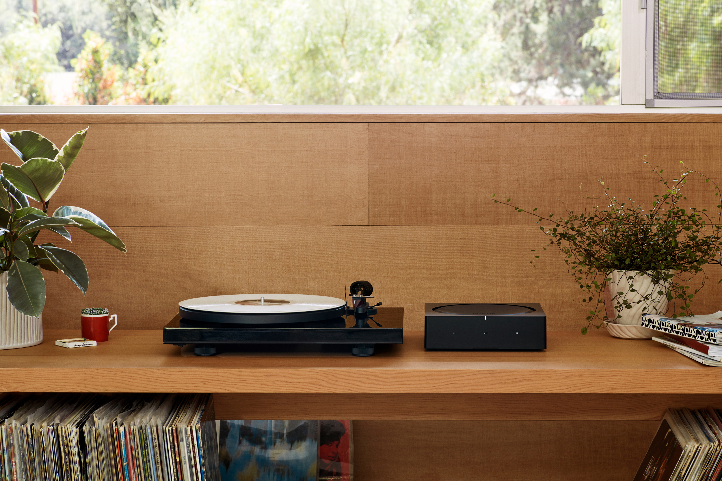 Sonos Amp connected to a turntable and passive speakers